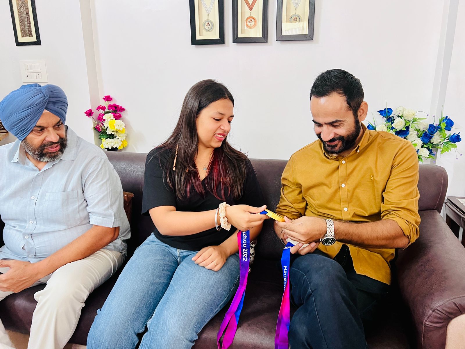 Asian Games 'ਚ ਮੱਲਾਂ ਮਾਰਨ ਵਾਲੇ ਪੰਜਾਬੀਆਂ ਦਾ ਜ਼ੋਰਦਾਰ ਸਵਾਗਤ, ਦੇਖੋ ਮੌਕੇ ਦੀਆਂ ਤਸਵੀਰਾਂ, ਮੰਤਰੀ ਨੂੰ ਵੀ ਕਰ ਦਿੱਤਾ ਖੁਸ਼ 