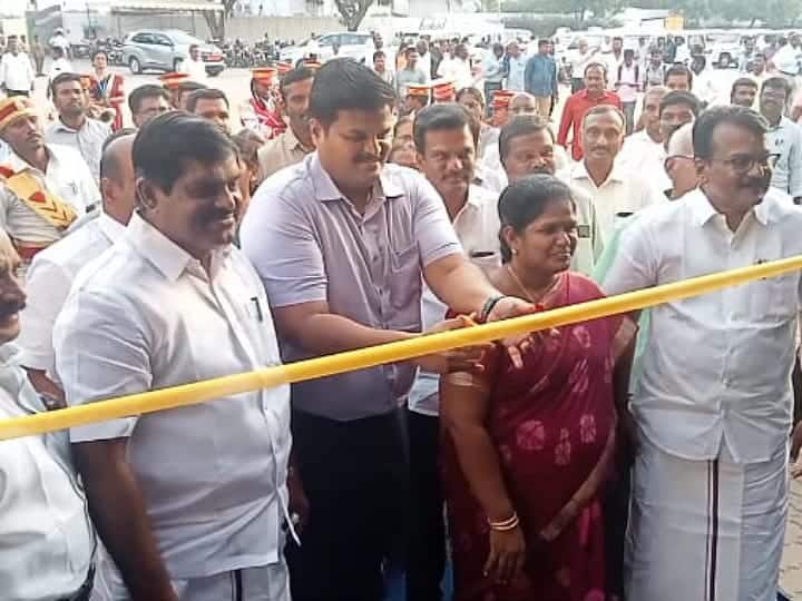 Book festival  District Collector inaugurated the book fair in Karur TNN கரூரில் 10 நாட்கள் நடக்கும்  புத்தக கண்காட்சி - துவக்கி வைத்த மாவட்ட ஆட்சியர்