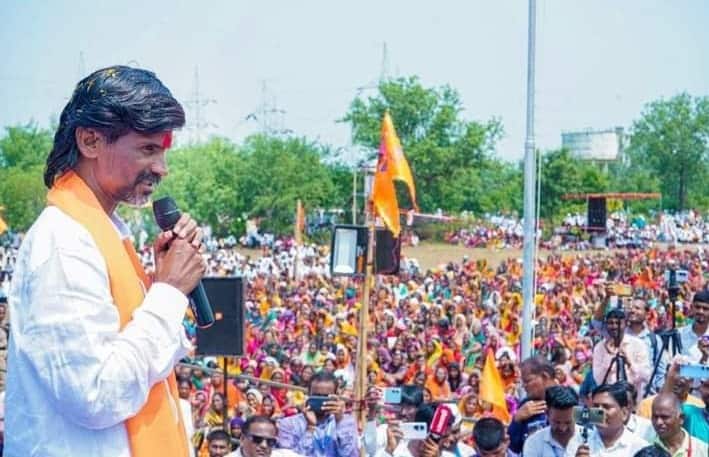 Ahmednagar Latest news Manoj Jarange Patil on two day North Maharashtra tour meeting in Ahmednagar today maharashtra news Manjo Jarange : मराठा आंदोलनकर्ते मनोज जरांगे पाटील दोन दिवसीय उत्तर महाराष्ट्र दौऱ्यावर, आज अहमदनगरमध्ये जाहीर सभा