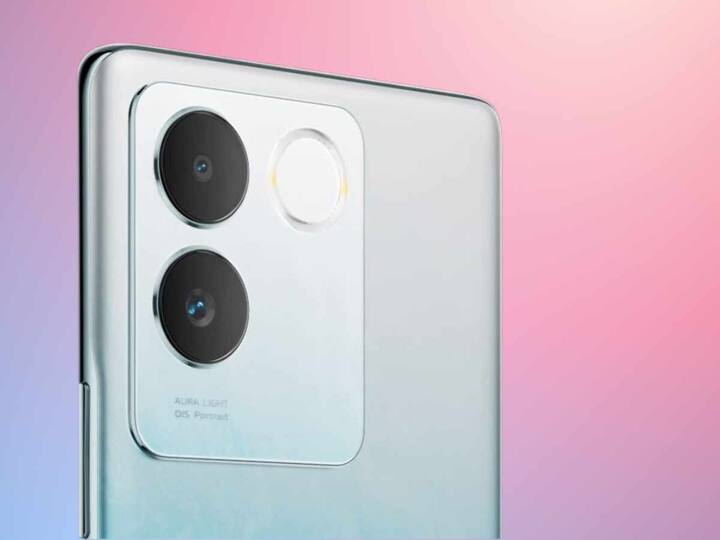 iQOO Z7 Pro 5G | Sale price: Rs 24,999; MRP: Rs 17,999 | The device comes with a 3D Curved Super-vision Display with a 6.78 inches screen size, 93.3% Screen-to-body ratio, 120 Hz AMOLED FHD+, and 4600mAh large battery. (Image: iQoo)