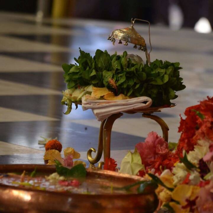 এই বছর, ২২ অক্টোবর রবিবার মহাষ্টমী। সন্ধে ৪:৫৪ গতে সন্ধিপুজো শুরু। সন্ধে ৫:১৮-র মধ্যে সেরে নিতে হবে বলিদান। রাত্রি ৫:৪২-এর মধ্যে সন্ধিপুজোর সমাপ্তি।