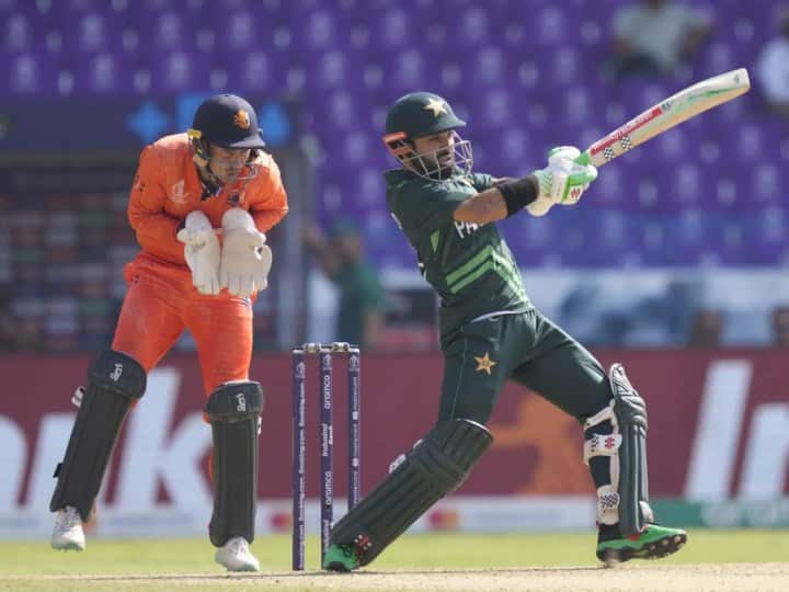 ICC Cricket World Cup 2023 PAK vs NED Pakistan Wicketkeeper batsman Mohammad Rizwan offering Namaz during his batting, video viral on social media PAK vs NED: वर्ल्ड कप मैच के दौरान पाकिस्तानी बल्लेबाज मोहम्मद रिज़वान ने पढ़ी नमाज़! सोशल मीडिया पर वीडियो वायरल