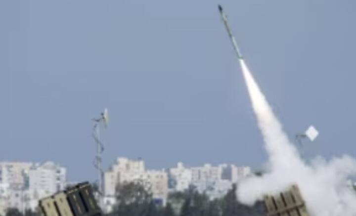 এই ঘটনায় তীব্র প্রতিক্রিয়া জানিয়েছে আন্তর্জাতিক মহল। ভারতের প্রধানমন্ত্রী নরেন্দ্র মোদি  সোশ্যাল মিডিয়ায় লেখেন, ‘ইজরায়েলে সন্ত্রাসী হামলার খবরে গভীর ভাবে উদ্বিগ্ন। নিরীহ মানুষজন এবং তাঁদের পরিবারের জন্য প্রার্থনা করছি। এই কছিন সময়ে ইজরায়েলের পাশে আছি’।