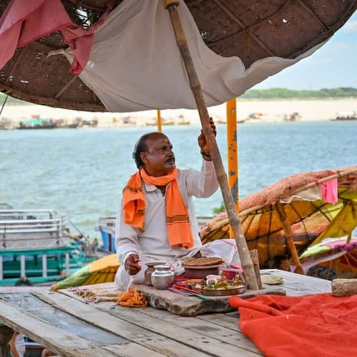 এই তালিকায় দ্বিতীয় স্থানে রয়েছে বারাণসী।  সংস্কৃতি, ইতিহাস ও আধ্যাত্মিকতায় পরিবৃত্ত এই জায়গা।