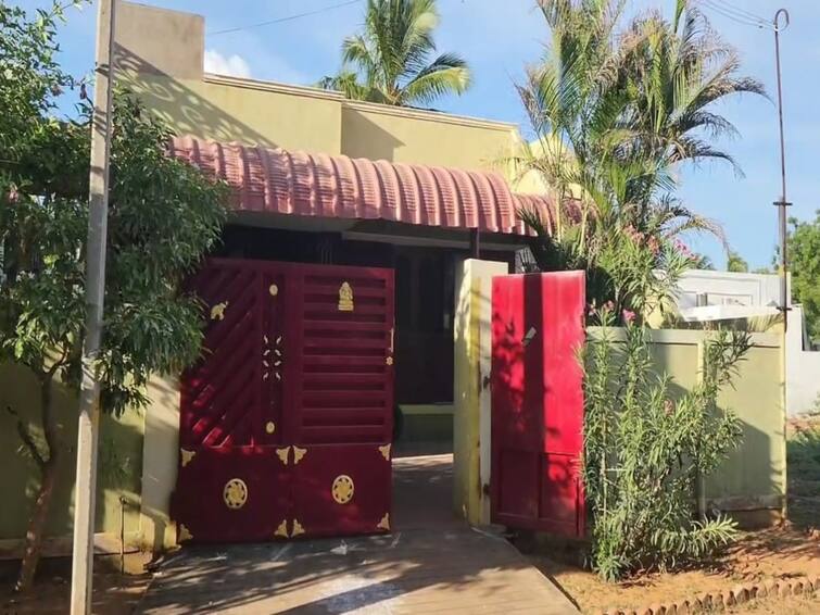 Crime: Robbery of 70 Sawaran jewels in broad daylight by raiding the lock house TNN Crime: பூட்டை வீட்டை நோட்டமிட்டு பட்டப்பகலில் 70 சவரன் நகைகள் கொள்ளை - நெல்லையில் துணிகரம்