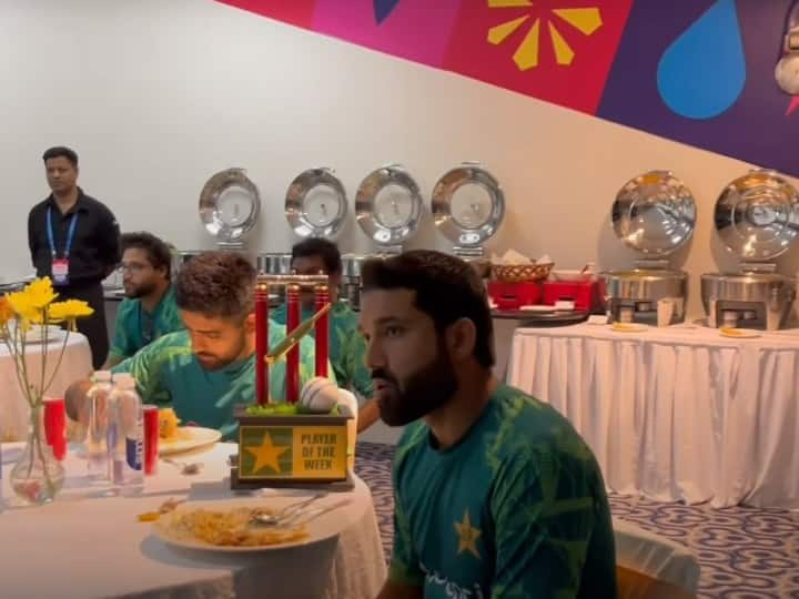 ICC Cricket World Cup 2023 PAK vs NED Babar Azam and Mohammad Rizwan celebrating victory with Hyderabadi Biryani pictures viral on social media PAK vs NED: पाकिस्तानी टीम को हैदराबादी बिरयानी से हुआ प्यार, सोशल मीडिया पर वायरल फोटो में दिखा सबूत