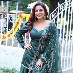 Shraddha Arya Photos: ગ્રીન એથનિક વેરમાં ગોર્જિયસ લાગી અભિનેત્રી શ્રદ્ધા આર્યા, જુઓ સુંદર તસવીરો