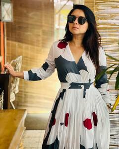 Sonalee Kulkarni: सोनाली कुलकर्णीचा क्लासी लूक; फोटोंनी वेधलं लक्ष