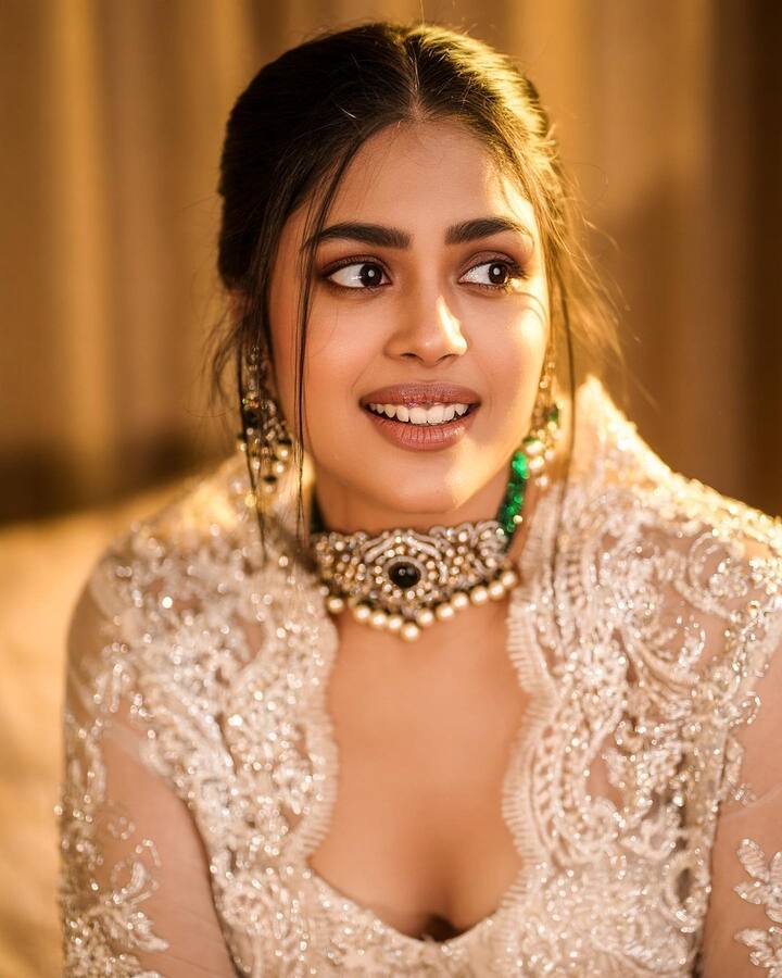 తెలుగులో చివరిగా ‘రావణసుర’లో నటించింది..ఆ తర్వాత ఎలాంటి ప్రాజెక్ట్ కు ఓకే చెప్పినట్టు అప్డేట్ లేదు.