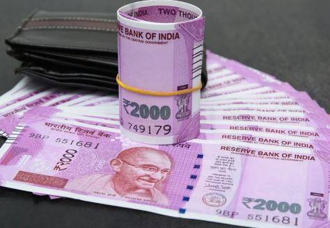तुम्ही अद्याप 2,000 रुपये बदलले नसल्यास, आता तुम्ही RBI च्या 19 कार्यालयांपैकी कोणत्याही एका कार्यालयात जाऊ शकता किंवा पोस्ट ऑफिसद्वारे पाठवू शकता.
