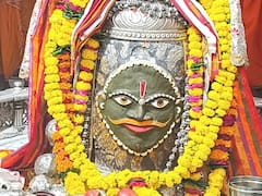 'महाकाल मंदिर के गर्भगृह में BJP के चहेते जाते हैं, आम जनता पर रोक', दिग्विजय सिंह बोले- कांग्रेस के आने पर ऐसा नहीं चलेगा