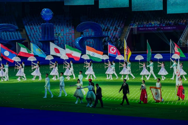 Asian Games Closing Ceremony : चीनमध्ये सुरु असलेल्या आशियाई क्रीडा स्पर्धांचा रविवार (8 सप्टेंबर) रोजी समारोप करण्यात आला.