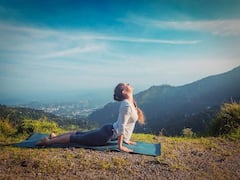 सेहत के लिए ओवरऑल टॉनिक है सूर्य नस्म्कार, 12 आसनों के इस कॉम्बिनेशन से मिलते हैं ढेर सारे हेल्थ बेनिफिट्स