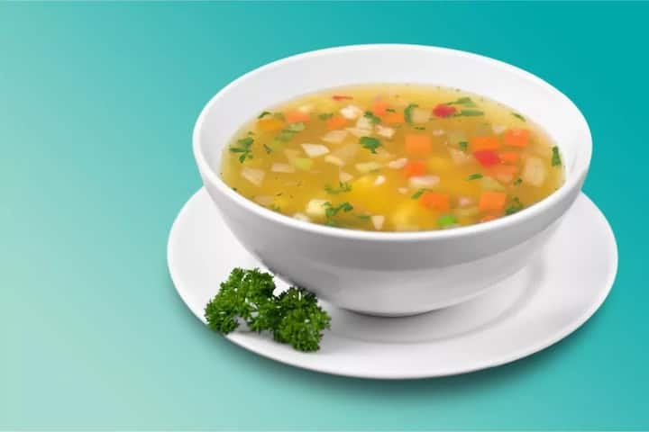 Soup Benefits:: દૂધી સૂપ શરીર માટે ખૂબ જ આરોગ્યપ્રદ છે.વજન ઘટાડવાથી, તે પાચન સુધારી શકે છે.તમે તેને ઘરે જ સરળતાથી તૈયાર કરી શકો છો. આવો જાણીએ તેની રેસિપી