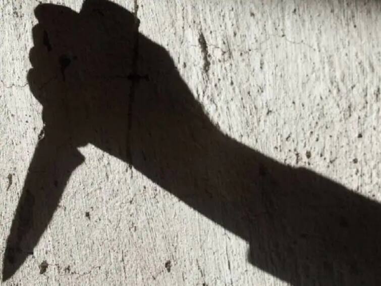 Crime mumbai 18 year old girl reject marriage he killed and police arrested Crime: திருமணத்திற்கு ’நோ’ சொன்ன பெண்; நடுரோட்டில் கழுத்தை அறுத்து கொலை செய்த இளைஞர் - மும்பையில் ஷாக்
