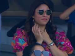 Photos: ऑस्ट्रेलिया के खिलाफ टीम इंडिया को सपोर्ट करने चेन्नई पहुंचीं रोहित की वाइफ रितिका, देखें तस्वीरें