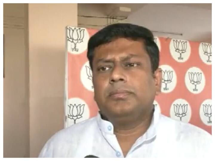 West Bengal News BJP TMC CBI Raids Firhad Hakim Madan Mitra Sukanta Majumdar Kailash Vijayvargiya 'Thieves Who Sold Jobs Will Go Behind Bars': BJP On CBI Raids At Residences Of Bengal Minister, MLA