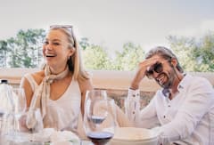 Friendship Tips :  जर तुम्हाला आयुष्यभराची मैत्री हवी असेल तर 'या' चुका कधीही करू नका