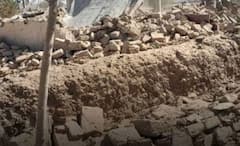 Afghanistan Earthquake: শূন্য দৃষ্টিতে রাস্তায় বসে কেউ, কেউ আবার হাতড়ে বেড়াচ্ছেন ধ্বংসস্তূপ, ভূমিকম্পে তছনছ আফগানিস্তান