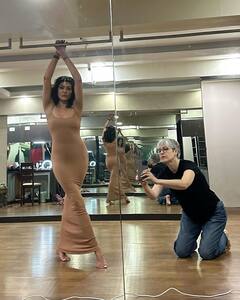 Sushmita Sen PHOTO: બોડીકોન ડ્રેસમાં જોવા મળી સુષ્મિતા સેન,અભિનેત્રીએ કર્વી ફિગર કર્યું ફ્લોન્ટ