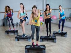 वजन कम करना हो या फिर स्ट्रेस से छुटकारा पाना हो... बस रोज कुछ देर कर लें ये एरोबिक एक्सरसाइज