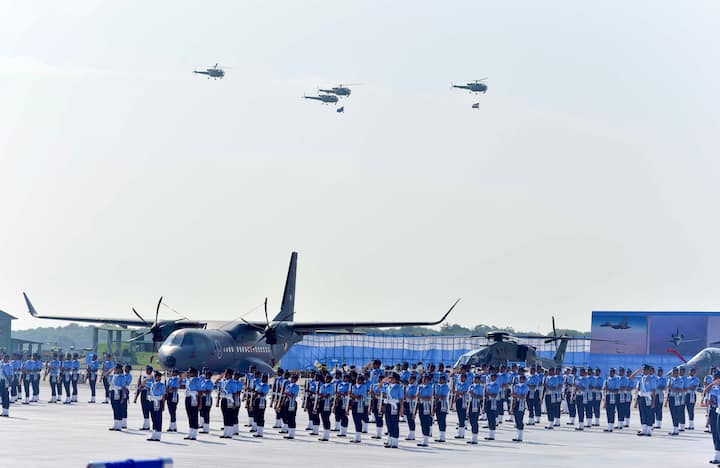 भारतीय वायुसेनेची स्थापना 8 ऑक्टोबर 1932 रोजी झाली होती, तेव्हापासून दरवर्षी हा दिवस 'भारतीय हवाई दल दिवस' म्हणून साजरा केला जातो.