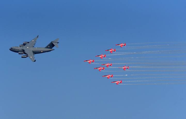 বাহিনীর মূল ভাবনা ও কাজকে আরও ভাল করে বোঝানোর জন্য নতুন এই প্রতীক বলে জানানো হয়েছে প্রতিরক্ষা মন্ত্রকের তরফে।