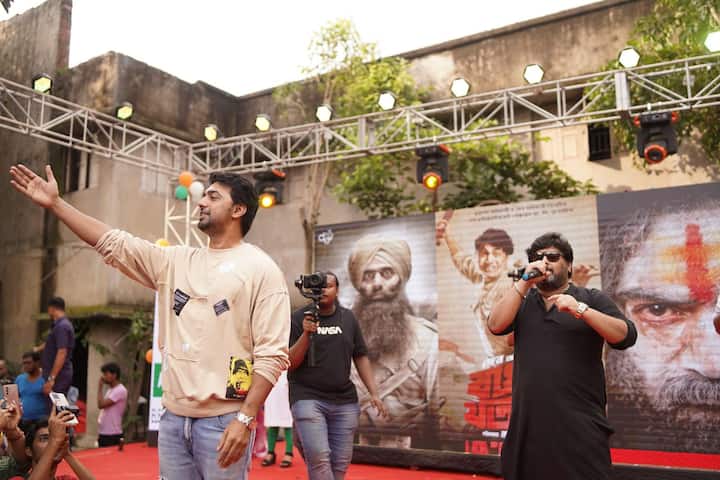 দেব আরও বলেন, 'বড় বড় ডিগ্রি থাকলে সম্মান থাকবে। সবাই ডাকবে চাকরি করার জন্যষ শিক্ষা না থাকলে সম্মান নেই। পড়াশোনা ভীষণ দরকার।'