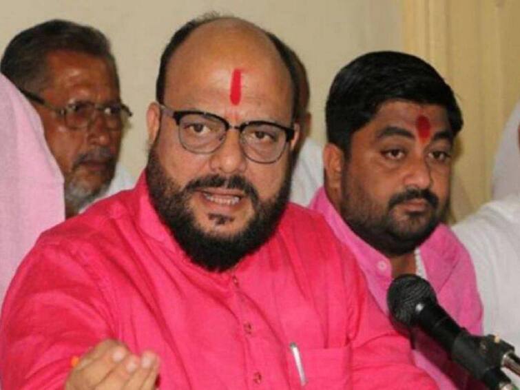 Maharashtra minister and Shi Sena Shinde faction leader Gulabrao Patil says he does not want join politics Gulabrao Patil :  राजकारणात तर चुकून आलो, माझं स्वप्न तर...; गुलाबराव पाटील यांनी दिली कबुली