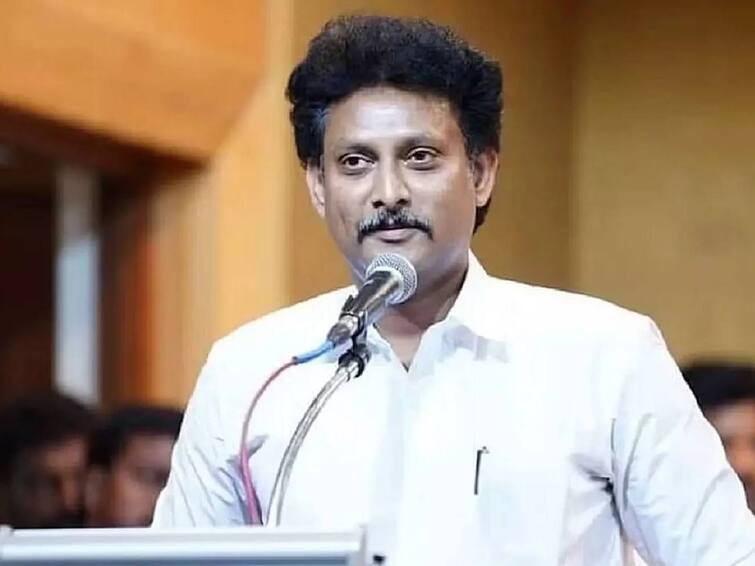 minister anbil mahesh says teachers Anbil Mahesh: ‘அடிச்சாலும் புடிச்சாலும் அண்ணன் - தம்பி நாங்கள்’... ஆசிரியர்கள் பற்றி அன்பில் மகேஸ் நெகிழ்ச்சி..!