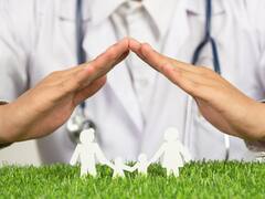 Life Insurance: स्मोकिंग हेल्थ ही नहीं, इंश्योरेंस पर भी करेगा असर, देना होगा ज्यादा प्रीमियम