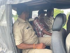 మాజీ మంత్రి శంకర్ నారాయణపై హత్యాయత్నం, పేలుడు పదార్థంతో దుండగుడి దాడి!