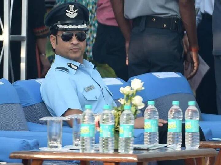 Sachin Tendulkar extends greetings to IAF personnel on Indian Air Force foundation day donn the blues Sachin Air Force: இந்திய விமானப் படையின் கேப்டனாக அசத்திய சச்சின்.. நீல நிற உடையில் மிரட்டல்.. வைரல் வீடியோ