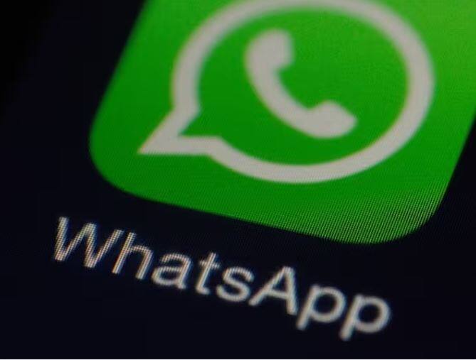 WhatsApp : WhatsApp ਨੇ ਕੁਝ ਸਮਾਂ ਪਹਿਲਾਂ ਚੈਨਲ ਅਪਡੇਟ ਜਾਰੀ ਕੀਤਾ ਹੈ। ਇਸ ਰਾਹੀਂ ਤੁਸੀਂ ਆਪਣੇ ਮਨਪਸੰਦ ਸੈਲੇਬਸ, ਸਿਰਜਣਹਾਰਾਂ ਜਾਂ ਸੰਸਥਾਵਾਂ ਨਾਲ ਜੁੜ ਸਕਦੇ ਹੋ। ਅੱਜ ਜਾਣੋ ਕੀ WhatsApp ਚੈਨਲ ਤੋਂ ਕਮਾਈ ਸੰਭਵ ਹੈ?