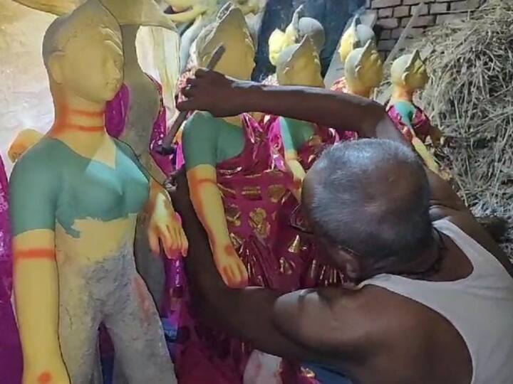 Uttar Pradesh Varanasi Sculptors expecting profit good business on Navratri festival ann UP News: काशी में नवरात्र की तैयारियां शुरू, आर्थिक तंगी से जूझ रहे मूर्तिकारों ने लगाई मुनाफे की उम्मीद