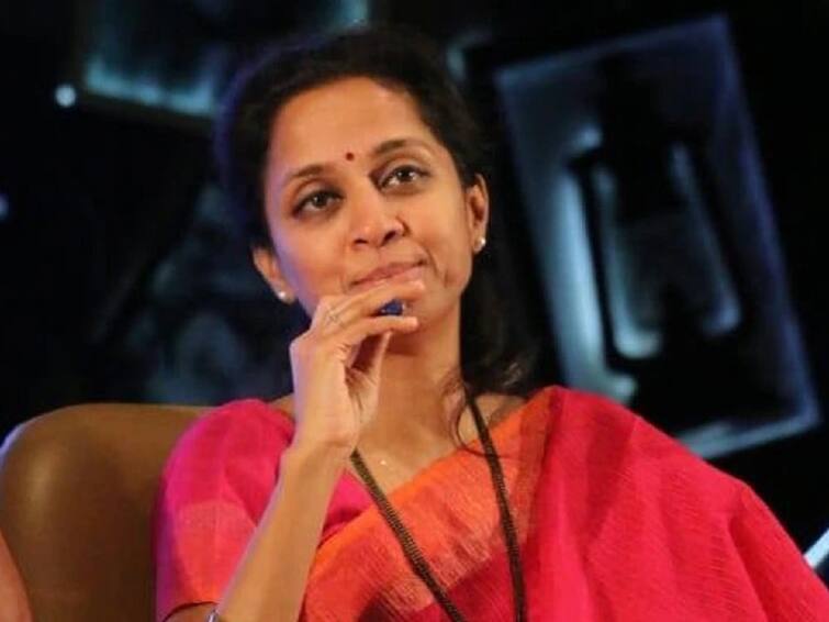 NCP Sharad Pawar faction leader Supriya Sule Criticized on Devendra Fadnavis and BJP at Solapur Maharashtra Devendra Fadnavis : देवेंद्र फडणवीसांबद्दल मला खूप वाईट वाटतं,  माझ्या भावाचा अपमान करू नका; सुप्रिया सुळेंची मिश्किल टिप्पणी