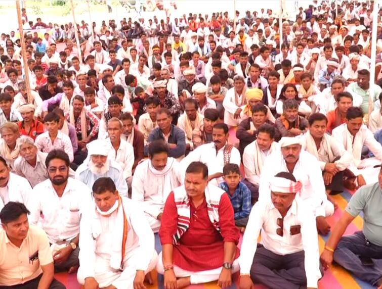 A meeting of about 500 tribal community leaders of Banaskantha and Sabarkantha was held Banaskantha: ગુજરાતમાં વધુ એક આંદોલનના ભણકારા, જાણો કેમ સરકાર સામે લડી લેવાના મૂડમાં છે આદિવાસીઓ