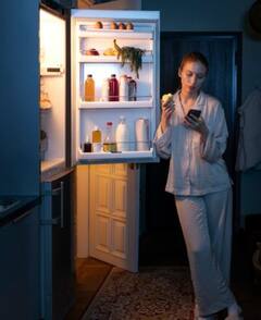 Fridge In Bedroom: ਕੀ ਬੈੱਡਰੂਮ ਵਿੱਚ ਫਰਿੱਜ ਰੱਖਣਾ ਸੁਰੱਖਿਅਤ ਹੈ?...ਆਓ ਜਾਣਦੇ ਹਾਂ ਇਸ ਬਾਰੇ 'ਚ