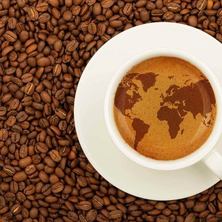 ਕਈ ਲੋਕ ਅਜਿਹੇ ਹੁੰਦੇ ਹਨ ਜੋ ਭਾਰ ਨੂੰ ਕੰਟਰੋਲ ਕਰਨ ਲਈ ਖਾਲੀ ਪੇਟ ਬਲੈਕ ਕੌਫੀ ਪੀਣਾ ਪਸੰਦ ਕਰਦੇ ਹਨ ਪਰ ਤੁਹਾਡੀ ਜਾਣਕਾਰੀ ਲਈ ਦੱਸ ਦੇਈਏ ਕਿ ਬਲੈਕ ਕੌਫੀ ਜਾਂ ਕੌਫੀ ਖਾਲੀ ਪੇਟ ਨਹੀਂ ਪੀਣੀ ਚਾਹੀਦੀ।