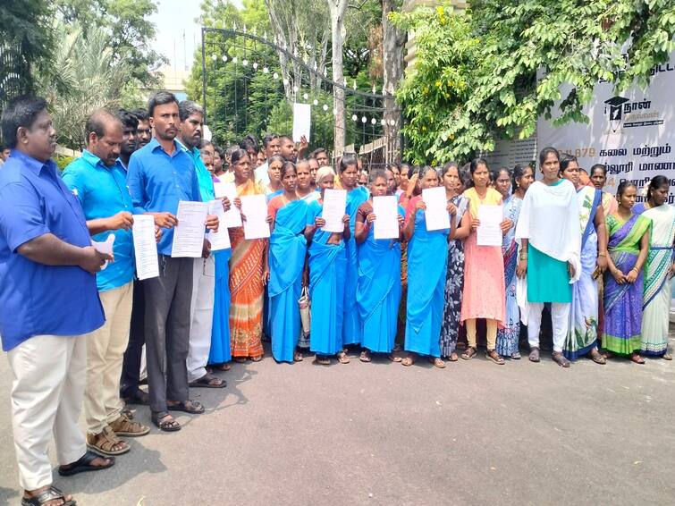 Dharmapuri district arunthathiyar people petitioned the collector's office demanding free house construction TNN அதிகாரிகளும் ஆட்சியாளர்களும் தங்களை தொடர்ந்து புறக்கணித்து வருகிறார்கள் - அருந்ததியர் மக்கள் வேதனை