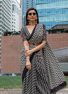 Karishma Tanna: ਕਰਿਸ਼ਮਾ ਤੰਨਾ ਨੇ ਆਪਣੇ ਦੇਸੀ ਸਟਾਈਲ ਨਾਲ ਵਿਦੇਸ਼ਾਂ ਦੀਆਂ ਗਲੀਆਂ 'ਚ ਮਚਾਈ ਤਬਾਹੀ, ਸਾੜੀ ਪਾ ਕੇ ਦਿਖਾਇਆ ਮਨਮੋਹਕ ਅੰਦਾਜ਼