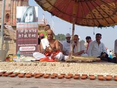 Pitru Paksha 2023: काशी के अनोखे पिता से मिलिए, हर साल करते हैं अजन्मी बेटियों का पिंडदान, जानिए क्या है उद्देश्य