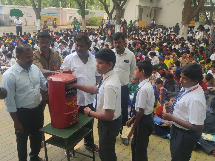 World Postal Day 6,500 students write letters on postcards in Salem TNN World Postal Day: உலக அஞ்சல் தினம் - சேலத்தில் 6,500 மாணவர்கள் அஞ்சல் அட்டையில் கடிதம் எழுதும் நிகழ்ச்சி