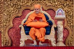 ન્યૂજર્સીના રૉબિન્સવિલમાં BAPS સ્વામિનારાયણ અક્ષરધામ મંદિર રોશનીથી ઝળહળી ઉઠ્યું, જાણો ખાસિયત - Photos