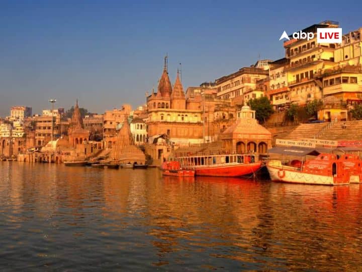 बनारस का प्रसिद्ध संकट मोचन हनुमान मंदिर, जिसके नाम से ही उसका अर्थ दर्शाता है लोगों की परेशानियों और दुख हरने वाला ये मंदिर हनुमान जी के प्राचीन मंदिरों में से एक है.