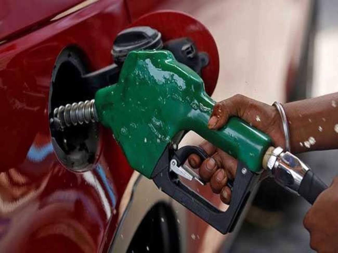 petrol and diesel price chennai on october 9th 2023 know full details Petrol, Diesel Price: என்ன விலை பெட்ரோலே..? மாற்றம் கண்டதா எரிபொருளின் விலை.. முழு விவரம்..!