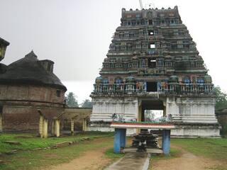 தஞ்சை அருகே நம் முன்னோர்களால் தொலைநோக்கு பார்வையுடன் கட்டப்பட்ட செங்கல் நெற்களஞ்சியம்