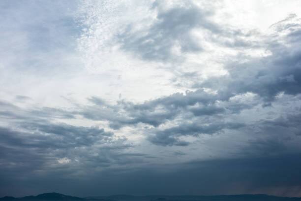 Weather Update Today imd rainfall prediction in himachal pradesh uttarakhand tamil nadu delhi ncr Weather Update : पुढील 48 तासांत परतीच्या पावसाची हजेरी, महाराष्ट्रासह 'या' राज्यांत पावसाचा अंदाज