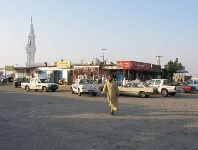 ਪਹਿਲਾਂ ਭਾਰਤ ਤੋਂ ਬਹੁਤ ਸਾਰੇ ਮੁਸਲਮਾਨ ਸਾਊਦੀ ਜਾਂਦੇ ਸਨ, ਪਰ ਹੁਣ ਭਾਰਤ ਅਤੇ ਨੇਪਾਲ ਤੋਂ ਵੀ ਬਹੁਤ ਸਾਰੇ ਹਿੰਦੂ ਅਰਬ ਦੇਸ਼ਾਂ ਵਿੱਚ ਜਾ ਰਹੇ ਹਨ।