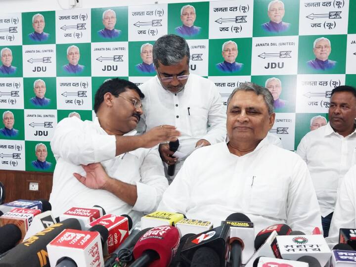 Nitish Kumar Can Go With NDA Again Vijay Kumar Choudhary Big Reaction On Statement of BJP Leaders ann Bihar Politics: क्या फिर NDA के साथ जा सकते हैं नीतीश कुमार? BJP नेताओं के बयान पर विजय चौधरी ने कह दी बड़ी बात